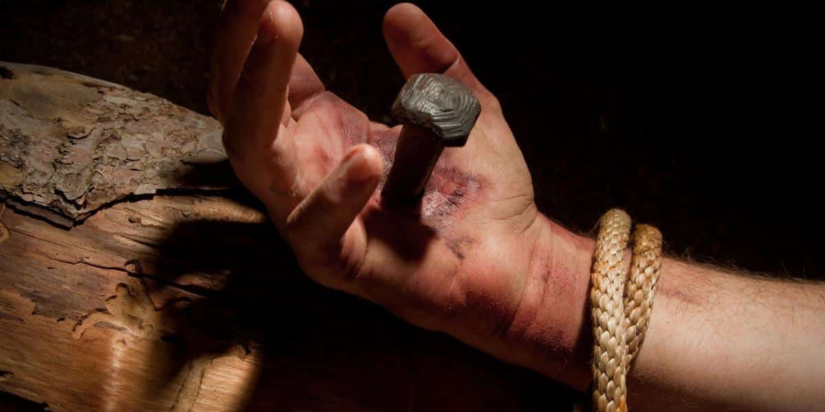 El misterioso significado espiritual detrás de las heridas en los dedos de las manos